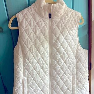 WHITE PUFFER VEST